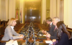 7. фебруар 2013. Председница Посланичке групе пријатељства са Холандијом у разговору са амбасадором Холандије у Србији